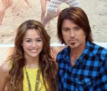 Miley Cyrus et son papa Billy Ray Cyrus.  C'est le meilleur des papas. Je l'aime plus que tout au monde . Trop mignone ! 