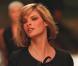 La même année, Linda Evangelista défile pour la collection Haute-Couture Printemps Eté de Chanel. Elle a abandonné son brun ténébreux pour un blond plus doux, qui s'accorde à merveille avec sa tenue ultra-sexy. 