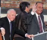 Les invités se dirigent vers le Punta Della Dogana à Venise pour le dîner précédant la célébration du mariage de Salma Hayek et François-Henri Pinault le 24 avril 2009 : Jacques Chirac et François Pinault 