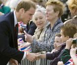 Le prince William visite le National Memorial Arboretum, où l'attendaient des fans, mais aussi des souvenirs douloureux...