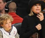 Diane Keaton assiste à un match de basketball des Lakers en compagnie de son fils Duke