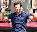 Hugh Jackman laisse ses empreintes sur Hollywood Boulevard en avril 2009 