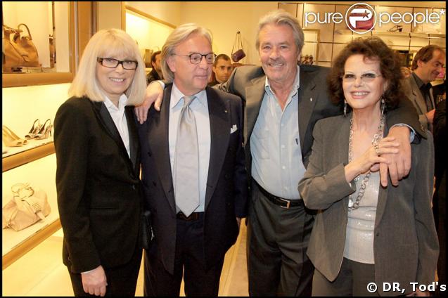 Diego della Valle a fait découvrir la boutique Tod's, restructurée, à ses amis Mireille Darc, Claudia Cardinale et Alain Delon. 