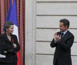 Simone Veil est faite Grand Officier de la Légion d'honneur par le Président Sarkozy