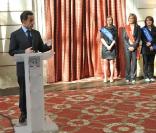 Réception à l'Elysée jeudi soir pour le 1 er Mai suivant la tradition. Nicolas Sarkozy recevait les marchands de Rungis avec la reine du muguet et ses deux miss.