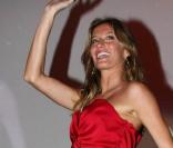 La belle Gisele Bündchen, à l'occasion de la soirée Sky HDTV, au Terrace Daslu de Sao Paulo, le 28 avril 2009 !