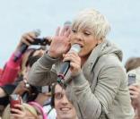 Pink en concert improvisé sur trafalgar Square à Londres le 30 avril 2009