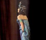 Sofia Essaïdi donne de la voix au Palais des Sports.