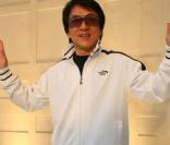 Jackie Chan lors de l'inauguration de la 37e boutique Burberry en Chine