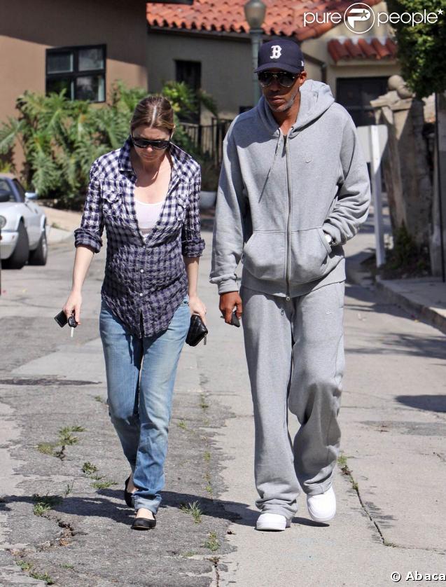 Ellen Pompeo (bien enceinte) et son mari Chris Ivary, à Los Angeles