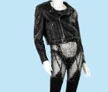 Tenue que Cher a porté à ... 17 ans d'intervalle 