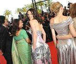 Le jury dont Asia Argento montent les marches pour l'ouverture du 62e Festival de Cannes