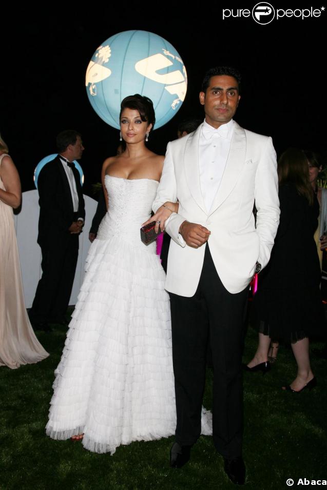 La belle Aishwarya Rai au bras de son mari, le 13 mai 2009, lors de la soirée d'ouverture du 62e Festival de Cannes !