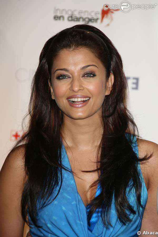  Aishwarya Rai et son mari posent pour la conférence de presse de la catégorie Cinéma Vérité, à l'hôtel Martinez, au 62e Festival de Cannes   le 14 mai 