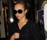 Hayden Panettiere arrive à l'aéroport de Nice. 14/05/09 