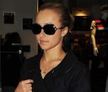Hayden Panettiere arrive à l'aéroport de Nice ! 