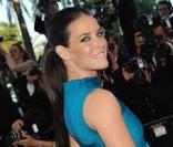  Evangeline Lilly  monte les marches du Palais des Festivals