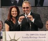 Gloria Estefan et Emilio aux Ellis Island Family Heritage Awards 2009.