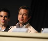 Eli Roth et Brad Pitt lors de la conférence de presse d'Inglourious Basterds le 20 mai 2009 durant le 62e Festival de Cannes