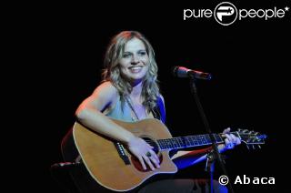 Amandine Bourgois rendra hommage à Charles Aznavour ce soir sur TF1