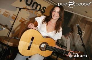 Carla Bruni rendra hommage à Charles Aznavour ce soir sur TF1