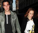 Robin van Persie et sa femme Bouchra quittent la soirée de fin de saison d'Arsenal, au Sketch de Londres
