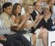 The Amber Fashion Show and Auction, au Meridien Beach Plaza Hotel de Monaco, le 22 mai 2009 : Liz Hurley et son mari Arun Najar applaudissent le défilé, en choeur avec Albert de Monaco et Charlene Wittstock