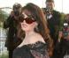 Isabelle Adjani remet le prix de la caméra d"or à Warwick Thornton  à Cannes hier soir