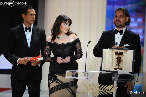 Isabelle Adjani remet un prix à Cannes