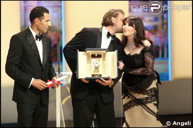Isabelle Adjani remet le prix de la Caméra d'Or à Warwick Thornton pour 