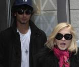 Jesus Luz, Madonna et ses enfants, à la sortie de la Kabbale de New York...<br />