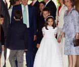 La famille d'Espagne réunie pour la communion de Victoria Federica, fille de la Princesse Elena d'Espagne à Madrid