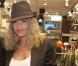 Quand la future Madame Michaël Youn et Céline Balitran font du shopping nocturne...
