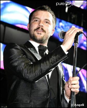 Brandon Flowers du groupe The Killers en 2006   