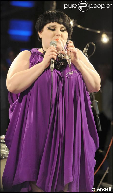 Beth Ditto lors de l'inauguration de l'exposition d'été de la Royal Academy of Arts à Londres le 3 juin 2009