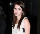 Emma Roberts devant le restaurant Katsuya à Los Angeles, le 4 juin 2009