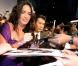 Megan Fox signe des autographes, à l'occasion de l'avant-première de "Transformers 2", le 8 juin 2009, à Tokyo !