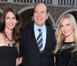 Le Prince Albert II de Monaco, en compagnie d'Emily Procter, lors du 49e Festival International de Télévision de Monte-Carlo, à Monaco, le 10 juin 2009 !