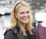 Madeleine de Suède fêtant ses 27 ans sur un bateau dans le port de Stockholm entourée de ses proches et ses amis le 10 juin 2009
