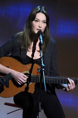 Carla Bruni et Dave Stewart chanteront en duo pour le Mandela Day
