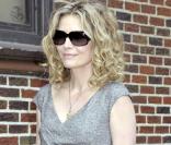 Michelle Pfeiffer s'apprête à aller sur le plateau du Late Show with David Letterman à New-York, le 16 juin