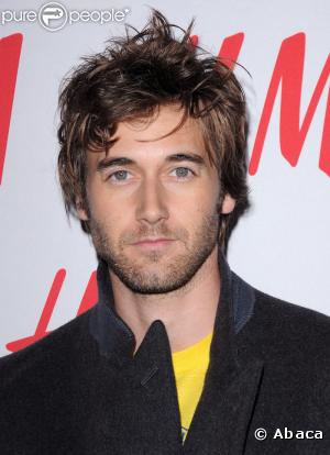 Ryan Eggold n°5 (ex-aequo) du classement des célibataires les plus sexy du magazine People : on aurait bien voulu un prof comme lui...