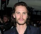 Taylor Kitsch n°9 du classement des célibataires les plus sexy du magazine People : l'un des héros de Wolverine n'a de kitsch que le nom 