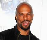 Common n°8 du classement des célibataires les plus sexy du magazine People : le rapper US est tellement classe et cool ! Cependant, il n'est peut-être pas si célébataire que ça... Serena Williams l'a dans la peau 