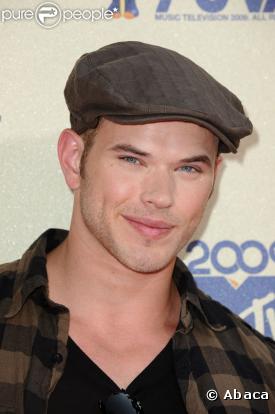 Kellan Lutz n°5 (ex-aequo) du classement des célibataires les plus sexy du magazine People : l'autre vampire de Twilight fait mouche !
