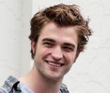 Robert Pattinson n°10 du classement des célibataires les plus sexy du magazine People : une surprise de voir le héros de Twilight, adulé par des millions de jeunes ''seulement'' à la dixième position... 