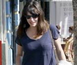 Liv Tyler va déjeuner avec un inconnu à Los Feliz, à Los Angeles, hier