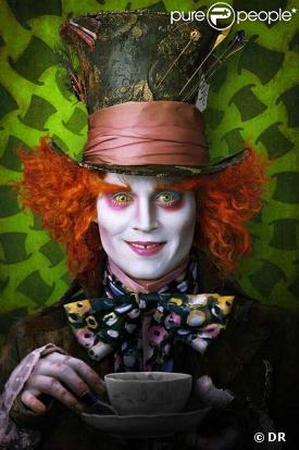 Johnny Depp dans le rôle du Chapelier Fou, dans le Alice in Wonderland de Tim Burton, que nous pourrons découvrir dans nos salles en 2010 !