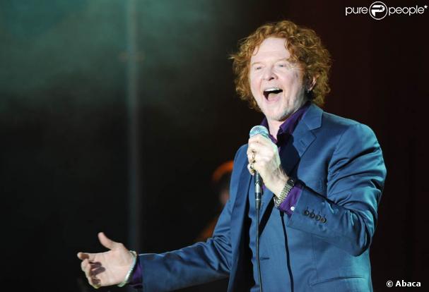 Mick Hucknall et Simply Red en concert en Grande-Bretagne le 21 juin 2009