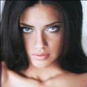 La très belle Adriana Lima... est l'Ange le plus sexy de Victoria's Secret ! La preuve ! Regardez !